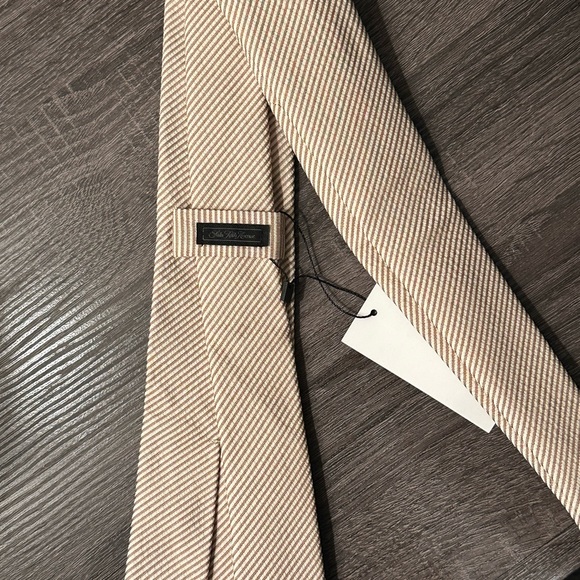 Saks Fifth Avenue Men’s Tie - Picture 2 of 3